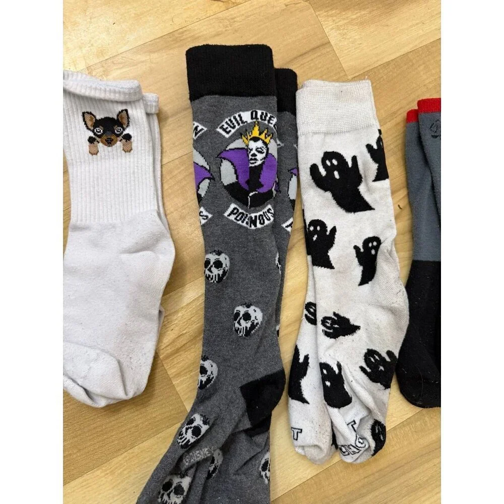 lot of seven women’s Halloween crew socks